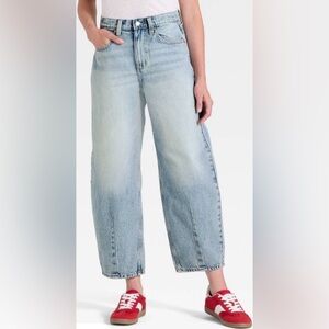 Universal Thread Womens High Rise Barrel Ankle jeans BNWT